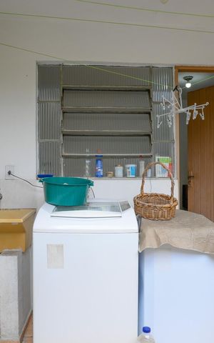 Casa à venda com 211m², 4 quartos e 2 vagas Casa à venda com 211m², 4 quartos e 2 vagasÁrea de Serviço 2