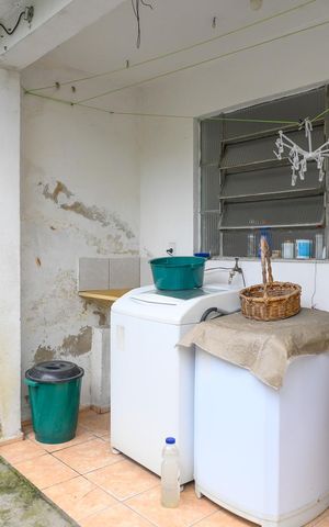Casa à venda com 211m², 4 quartos e 2 vagas Casa à venda com 211m², 4 quartos e 2 vagasÁrea de Serviço 2