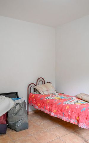 Casa à venda com 211m², 4 quartos e 2 vagas Casa à venda com 211m², 4 quartos e 2 vagasEdícula - Quarto