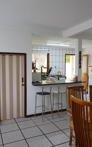 Casa para alugar com 210m², 4 quartos e 2 vagasSala