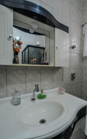 Casa para alugar com 250m², 2 quartos e 2 vagasBanheiro Social