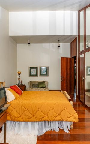 Casa à venda com 435m², 4 quartos e 4 vagas Casa à venda com 435m², 4 quartos e 4 vagasQuarto 2