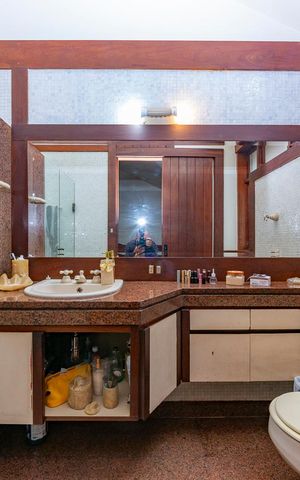 Casa à venda com 435m², 4 quartos e 4 vagas Casa à venda com 435m², 4 quartos e 4 vagasBanheiro da Suíte 2