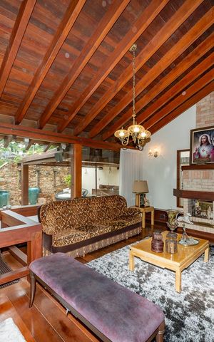 Casa à venda com 435m², 4 quartos e 4 vagas Casa à venda com 435m², 4 quartos e 4 vagasSala 1