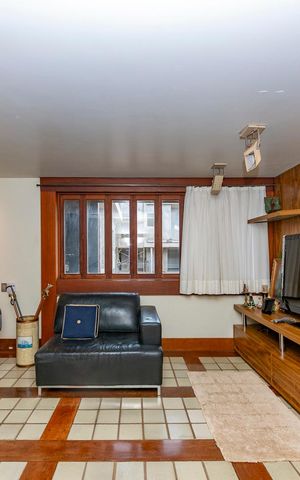 Casa à venda com 435m², 4 quartos e 4 vagas Casa à venda com 435m², 4 quartos e 4 vagasSala 2