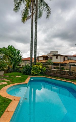 Casa à venda com 435m², 4 quartos e 4 vagas Casa à venda com 435m², 4 quartos e 4 vagasPiscina