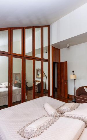 Casa à venda com 435m², 4 quartos e 4 vagas Casa à venda com 435m², 4 quartos e 4 vagasQuarto 1