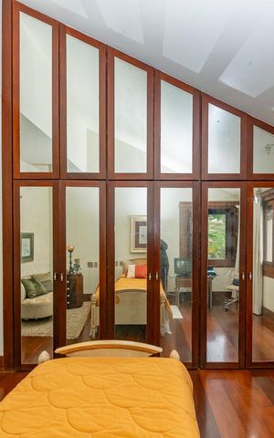 Casa à venda com 435m², 4 quartos e 4 vagas Casa à venda com 435m², 4 quartos e 4 vagasQuarto 2
