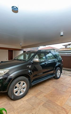 Casa à venda com 435m², 4 quartos e 4 vagas Casa à venda com 435m², 4 quartos e 4 vagasGaragem