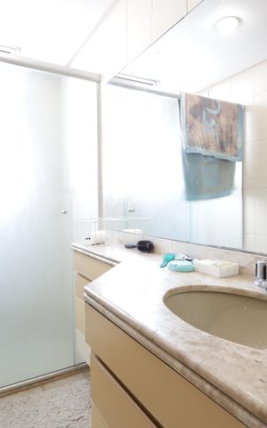 Apartamento à venda com 370m², 5 quartos e 4 vagasBanheiro