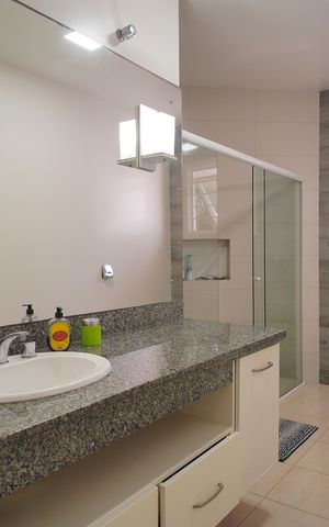 Casa à venda com 295m², 3 quartos e 3 vagasBanheiro
