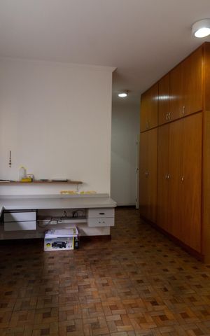 Casa à venda com 468m², 5 quartos e 4 vagas Casa à venda com 468m², 5 quartos e 4 vagasSuíte 1