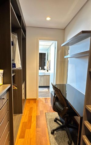 Apartamento à venda com 195m², 3 quartos e 4 vagas Apartamento à venda com 195m², 3 quartos e 4 vagasCloset 2 suite Master