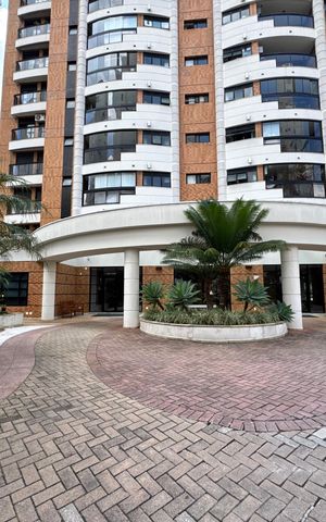 Apartamento à venda com 195m², 3 quartos e 4 vagas Apartamento à venda com 195m², 3 quartos e 4 vagasEntrada da Torre