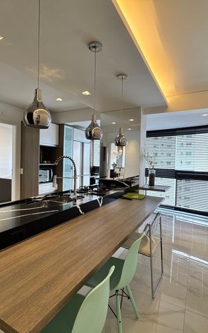 Apartamento à venda com 195m², 3 quartos e 4 vagas Apartamento à venda com 195m², 3 quartos e 4 vagasCozinha