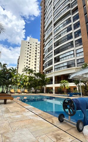 Apartamento à venda com 195m², 3 quartos e 4 vagas