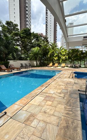 Apartamento à venda com 195m², 3 quartos e 4 vagas Apartamento à venda com 195m², 3 quartos e 4 vagasPiscina