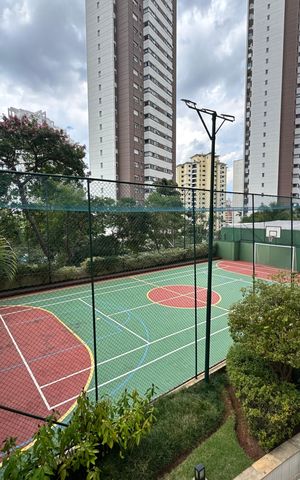Apartamento à venda com 195m², 3 quartos e 4 vagas Apartamento à venda com 195m², 3 quartos e 4 vagasQuadra Esportiva
