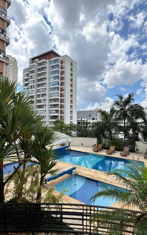 Apartamento à venda com 195m², 3 quartos e 4 vagas Apartamento à venda com 195m², 3 quartos e 4 vagasPiscina