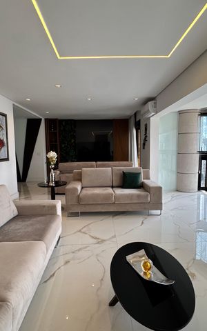 Apartamento à venda com 195m², 3 quartos e 4 vagas Apartamento à venda com 195m², 3 quartos e 4 vagasSala de visita
