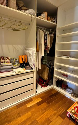 Apartamento à venda com 195m², 3 quartos e 4 vagas Apartamento à venda com 195m², 3 quartos e 4 vagasCloset 1 suite Master