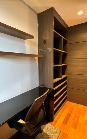 Apartamento à venda com 195m², 3 quartos e 4 vagas Apartamento à venda com 195m², 3 quartos e 4 vagasCloset 2 Suite Master