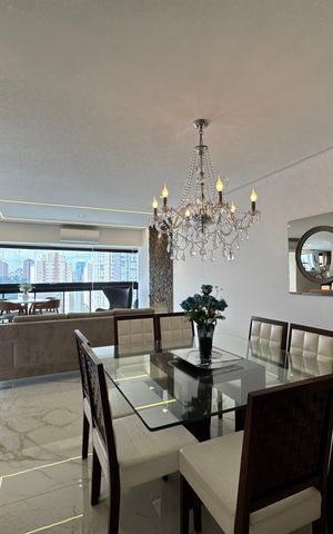 Apartamento à venda com 195m², 3 quartos e 4 vagas Apartamento à venda com 195m², 3 quartos e 4 vagasSala de Jantar
