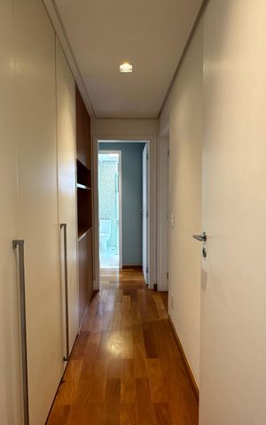 Apartamento à venda com 195m², 3 quartos e 4 vagas Apartamento à venda com 195m², 3 quartos e 4 vagasCorredor Suites