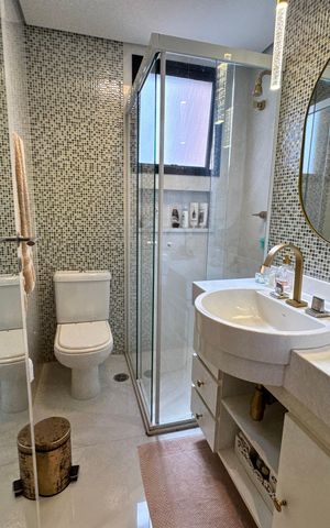 Apartamento à venda com 195m², 3 quartos e 4 vagas Apartamento à venda com 195m², 3 quartos e 4 vagasBanheiro Suite 2