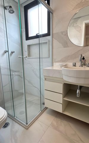 Apartamento à venda com 195m², 3 quartos e 4 vagas Apartamento à venda com 195m², 3 quartos e 4 vagasBanheiro Escritorio