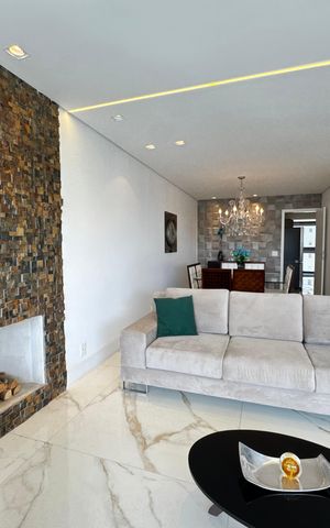 Apartamento à venda com 195m², 3 quartos e 4 vagas Apartamento à venda com 195m², 3 quartos e 4 vagasLareira