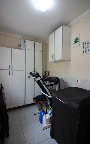 Casa à venda com 216m², 3 quartos e 4 vagasÁrea de Serviço