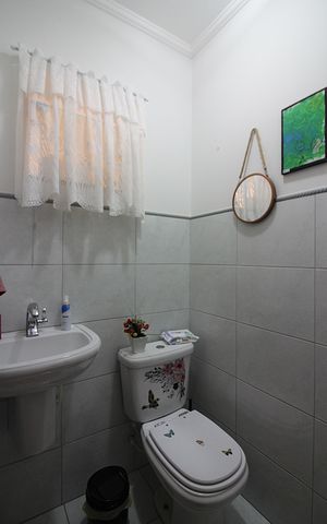 Casa à venda com 216m², 3 quartos e 4 vagasLavabo