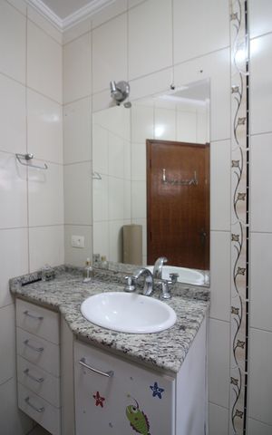 Casa à venda com 216m², 3 quartos e 4 vagasBanheiro Social