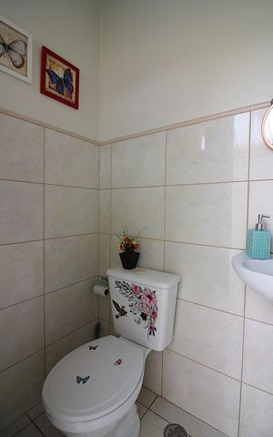 Casa à venda com 216m², 3 quartos e 4 vagasLavabo de Serviço