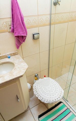 Casa à venda com 175m², 3 quartos e 2 vagas Casa à venda com 175m², 3 quartos e 2 vagasBanheiro 3