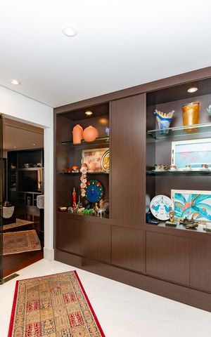 Apartamento à venda com 486m², 4 quartos e 5 vagas Apartamento à venda com 486m², 4 quartos e 5 vagasCorredor