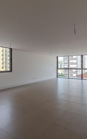 Apartamento à venda com 209m², 3 quartos e 3 vagas Apartamento à venda com 209m², 3 quartos e 3 vagasSala