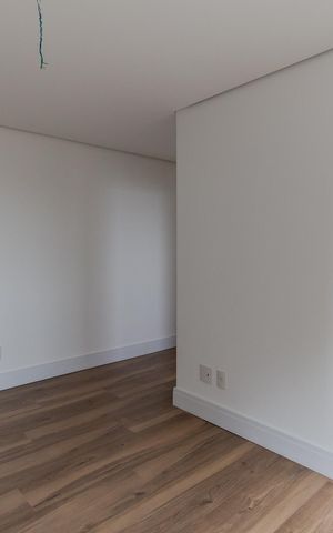 Apartamento à venda com 209m², 3 quartos e 3 vagas Apartamento à venda com 209m², 3 quartos e 3 vagasSuíte 2