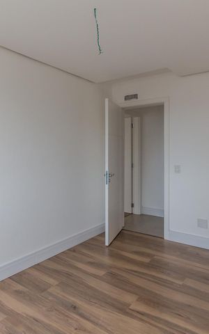 Apartamento à venda com 209m², 3 quartos e 3 vagas Apartamento à venda com 209m², 3 quartos e 3 vagasSuíte 2