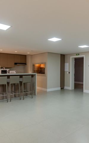 Apartamento à venda com 209m², 3 quartos e 3 vagas Apartamento à venda com 209m², 3 quartos e 3 vagasÁrea comum - Salão de festas