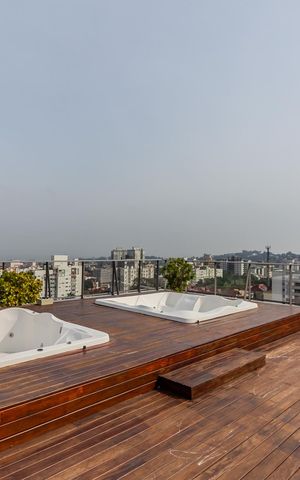 Apartamento à venda com 209m², 3 quartos e 3 vagas Apartamento à venda com 209m², 3 quartos e 3 vagasÁrea comum - Piscina