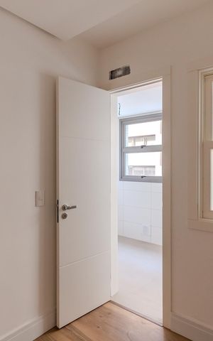 Apartamento à venda com 209m², 3 quartos e 3 vagas Apartamento à venda com 209m², 3 quartos e 3 vagasQuarto de Serviço