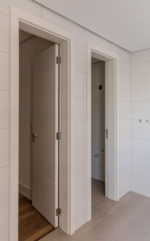 Apartamento à venda com 209m², 3 quartos e 3 vagas Apartamento à venda com 209m², 3 quartos e 3 vagasÁrea de Serviço