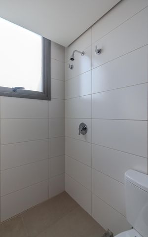 Apartamento à venda com 209m², 3 quartos e 3 vagas Apartamento à venda com 209m², 3 quartos e 3 vagasBanheiro Suíte 1