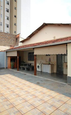 Casa à venda com 431m², 4 quartos e 1 vagaArea privativa