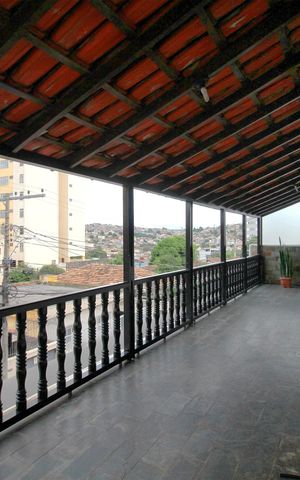 Casa à venda com 431m², 4 quartos e 1 vagaVaranda