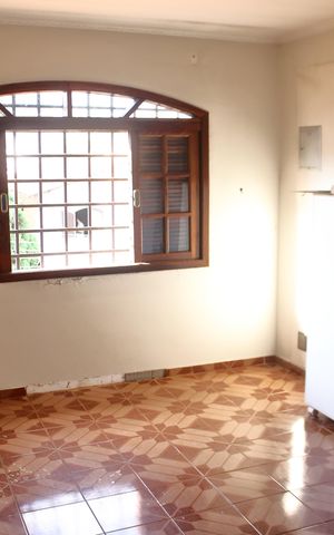 Casa à venda com 185m², 5 quartos e 3 vagasQuarto Suíte