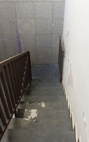 Casa à venda com 185m², 5 quartos e 3 vagasEscada