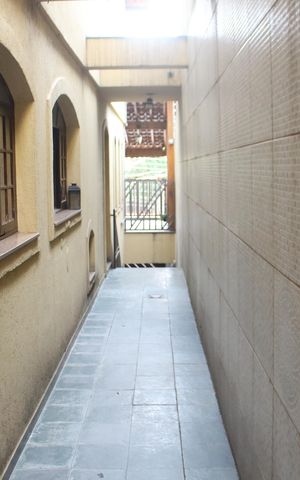 Casa à venda com 185m², 5 quartos e 3 vagasCorredor